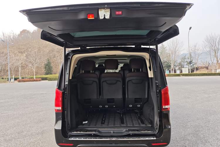 Used Mercedes-Benz V-Class 2021 V 260 L Long-wheelbase Luxury Edition