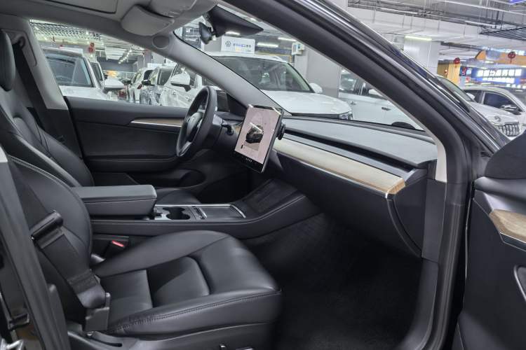 Used Tesla Model 3 2022 Rear-Wheel-Drive Version
