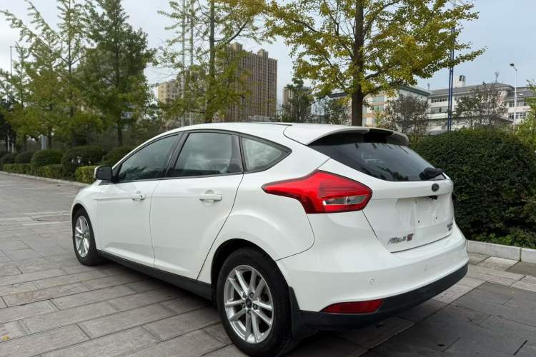 Used Ford Focus 2015 Hatchback EcoBoost 125 Automatic Supreme Style Edition
