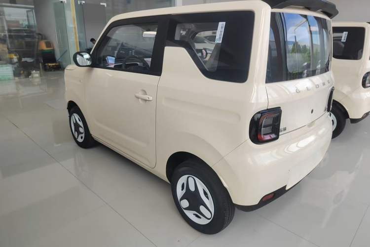 Used  Panda 2025 210 km – Yuanqi Bear
