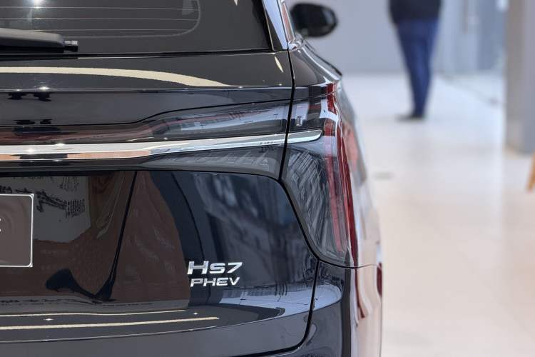 Used Hongqi HS7 PHEV 2024 2.0T PHEV Four-Wheel Drive Flagship Edition 7 Seats