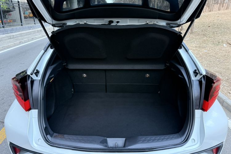 Used Toyota C-HR 2021 2.0L Luxury Edition
