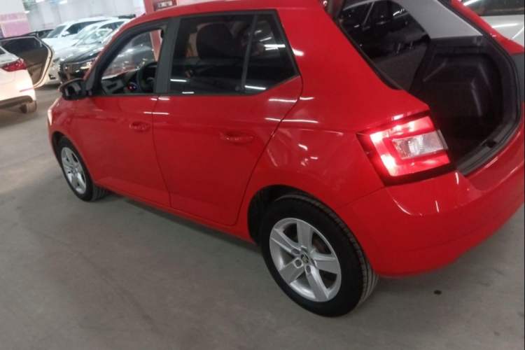 Used Skoda Fabia 2017 1.4L Automatic Car Enjoy Edition
