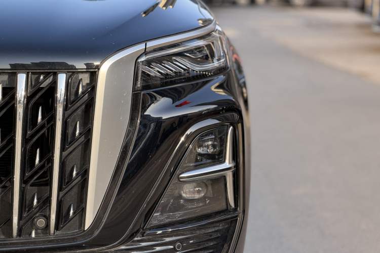 Used Hongqi HS5 2025 2.0T Two-Wheel Drive Flagship Pro Edition
