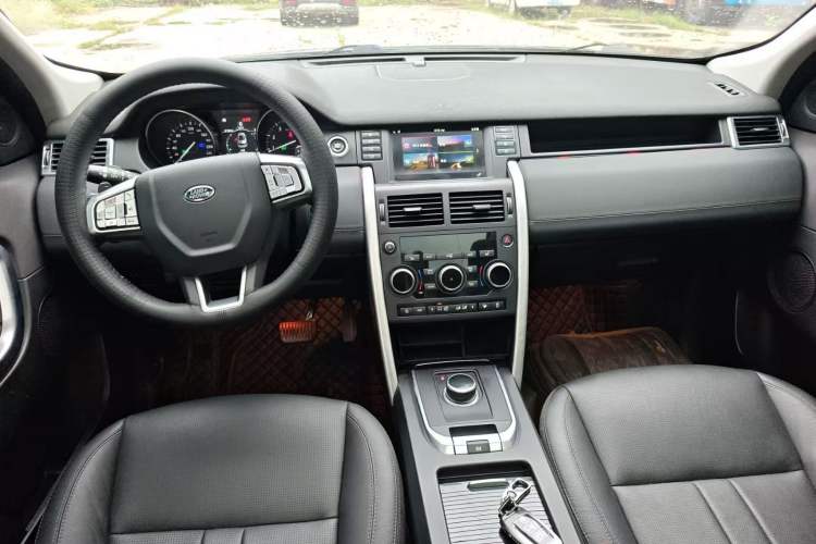 Used Land Rover Discovery Sport 2018 240 PS HSE Version
