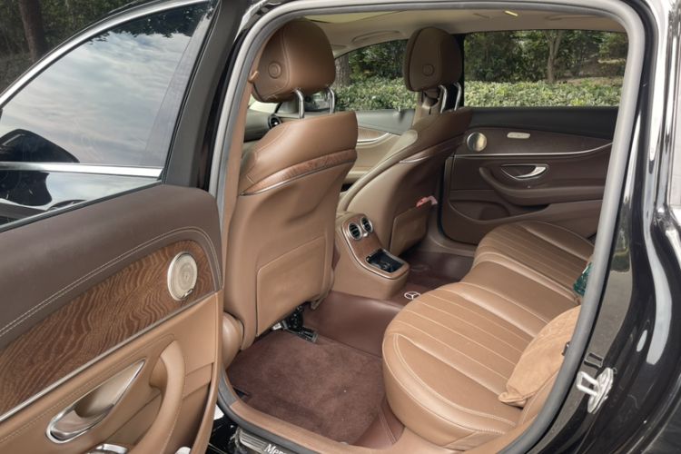 Used Mercedes-Benz E-Class 2023 Updated E 300 L Fashion Edition
