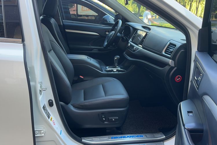 Used Toyota Highlander 2015 2.0T Four-Wheel Drive Luxury Edition 7-Seater
