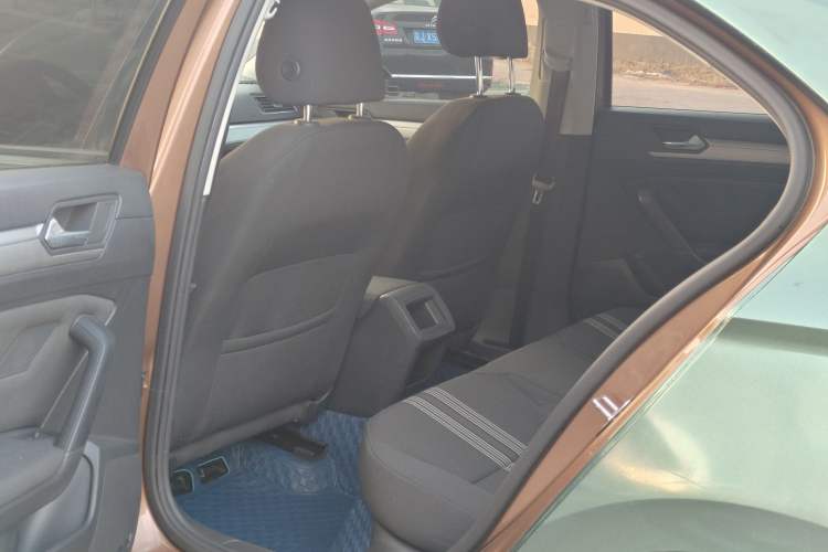 Used Volkswagen Lamando 2015 230TSI Manual Trend Edition
