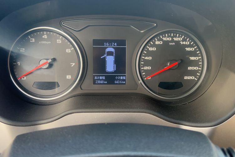 Used  M4 2019 Business Series 2.0L Manual - China VI Standard
