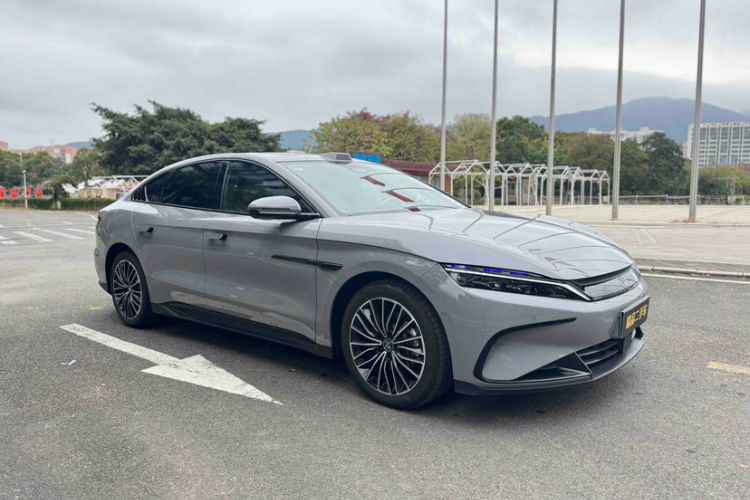 Used BYD Han 2025 DM-i Intelligent Driving Edition 125KM LiDAR Flagship Model

