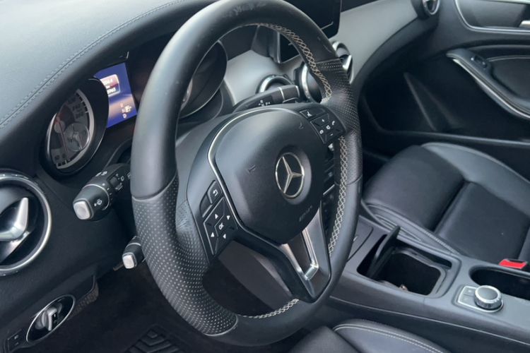 Used Mercedes-Benz GLA 2016 GLA 200 Fashion Model
