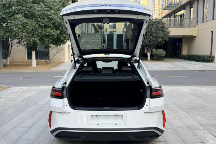 Used Volkswagen Lamando 