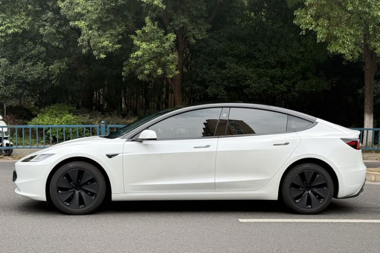 Used Tesla Model 3 2025 Rear-Wheel-Drive Version