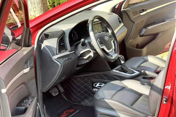 Used Hyundai Elantra 2016 1.6L Automatic ZhiXuan · Luxury Version
