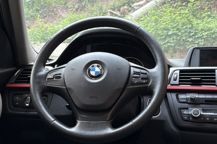 Used BMW 3 Series 2015 320i Fashion Model
