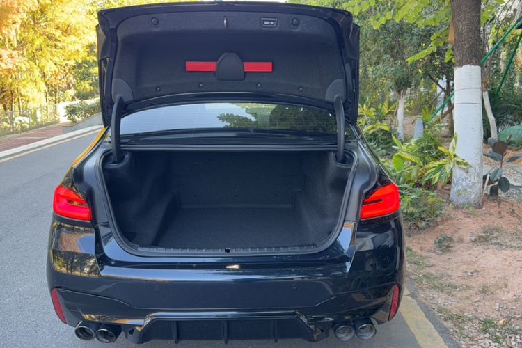 Used BMW 5 Series 2022 Second Facelift 530Li Leading Edition M Sport Package
