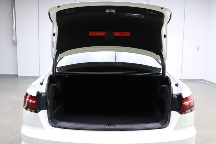 Used Audi A4L 2023 40 TFSI Luxury Dynamic Model
