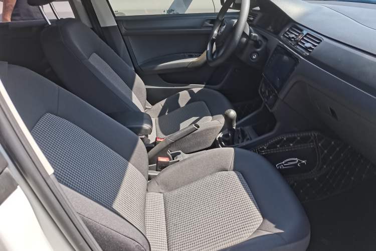 Used Volkswagen Santana 2016 1.6L Manual Fashion Edition
