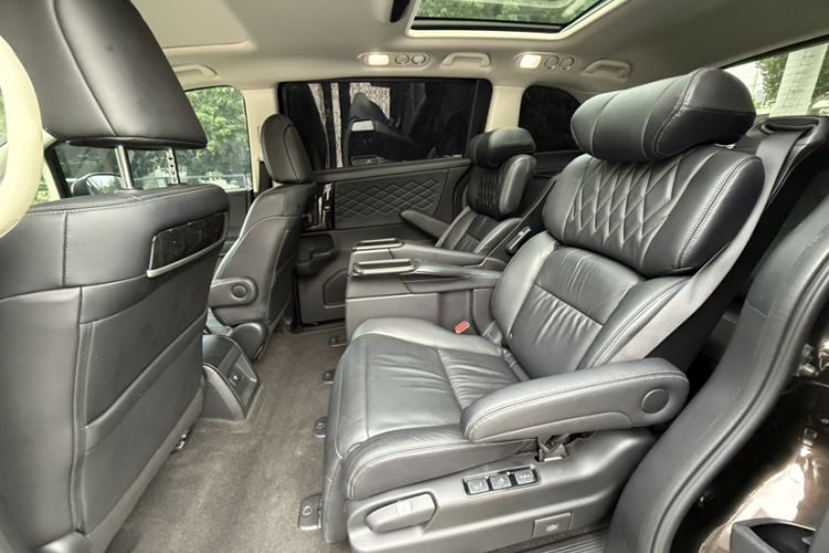 Used Honda Elysion 2019 2.0L Hybrid Luxury Edition
