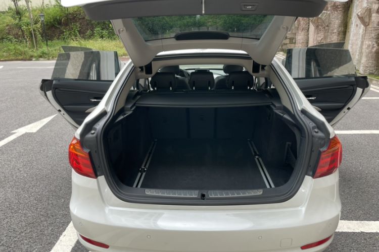 Used BMW 3 Series GT 2013 320i Leading Model
