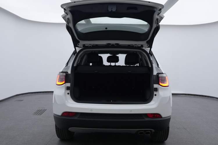 Used  Compass 2020 220T Automatic Elite Edition
