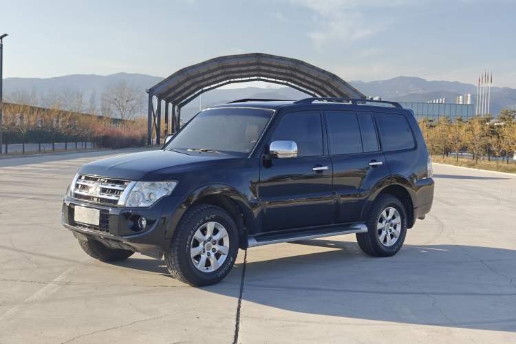 Used Mitsubishi Pajero 2014 3.0L Elite Edition
