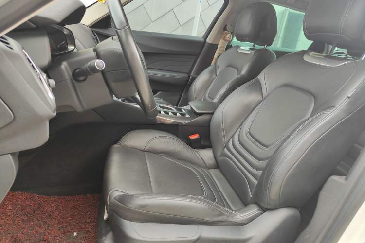 Used  5 2014 1.6T Elegant Version THP160