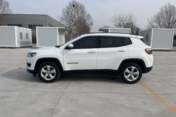 Used  Compass 2017 200T Automatic Family Edition
