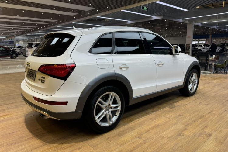 Used Audi Q5 2017 Plus 40 TFSI Comfort Model
