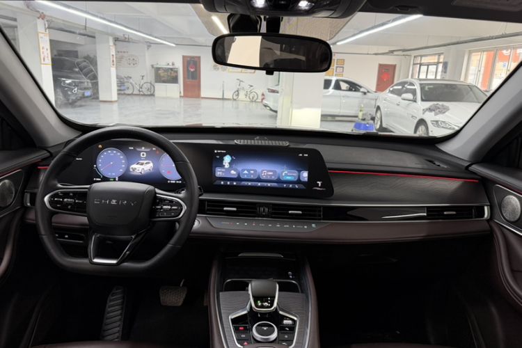 Used Chery Tiggo 8 PLUS 2024 Champion Edition 290TGDI DCT Deluxe Version 5-Seater
