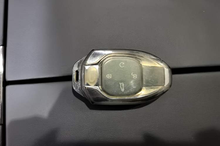 Used GAC Trumpchi GS8 2022 Dual-Engine Series 2.0TM Two-Wheel Drive Prestige Edition (7 Seats)
