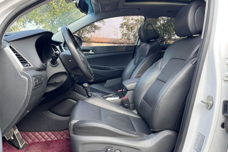 Used Hyundai Tucson 2018 1.6T Dual-Clutch Two-Wheel Drive 15th Anniversary Special Edition
