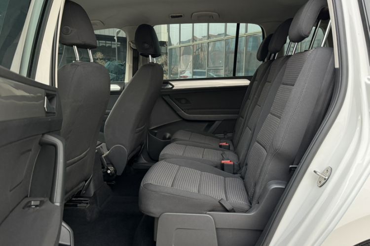 Used Volkswagen Touran 2016 Volkswagen Touran L 280TSI Manual Trend Edition