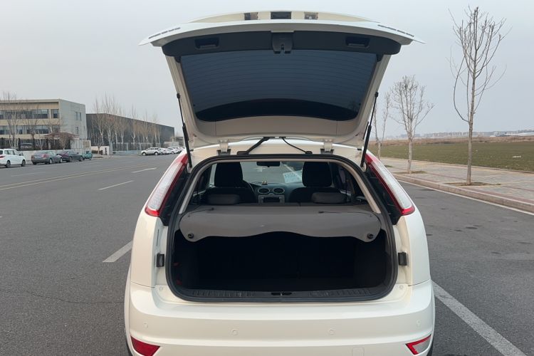 Used Ford Focus 2013 Hatchback Classic 1.8L Automatic Base Model