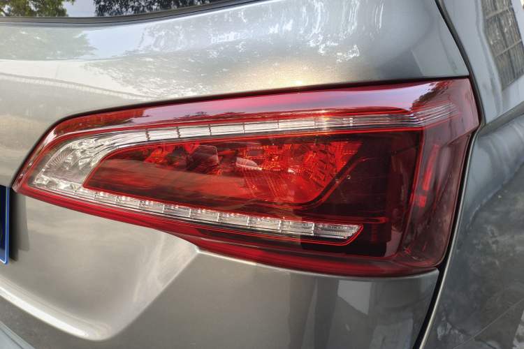 Used Baojun 730 2019 1.5T CVT Fashion Model 7 Seats China V Emission Standard