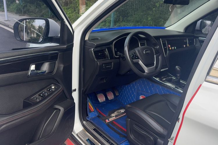 Used SWM G05 2019 2.0L Manual Luxury Edition
