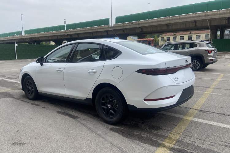 Used BYD Qin PLUS 2025 DM-i Smart Drive 55KM Leading Model
