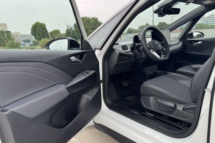 Used Volkswagen ID.3 2025 Smart Version Pure & Intelligent Enjoyment Edition
