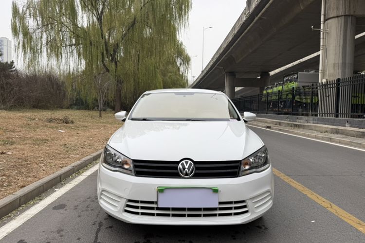 Used Volkswagen Jetta 2015 Value Edition 1.6L Manual Fashionable Style
