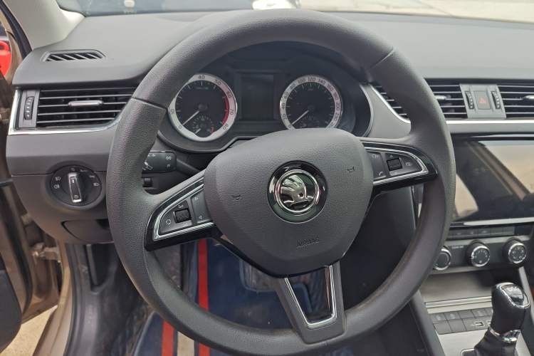 Used Skoda Octavia 2019 TSI230 DSG SmartDrive Luxury Edition China VI
