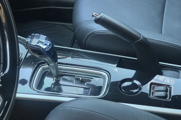 Used Mitsubishi Outlander 2018 2.0L Two-Wheel Drive Glory Edition 5 Seats
