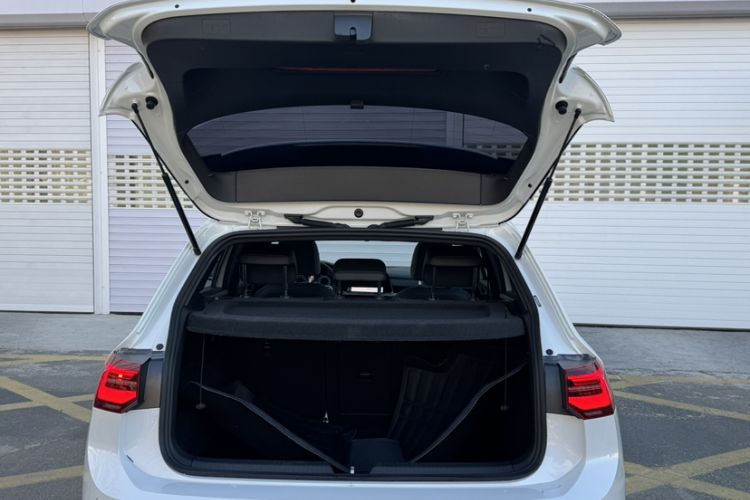 Used Volkswagen Golf 2023 Facelift 280TSI DSG R-Line Lite
