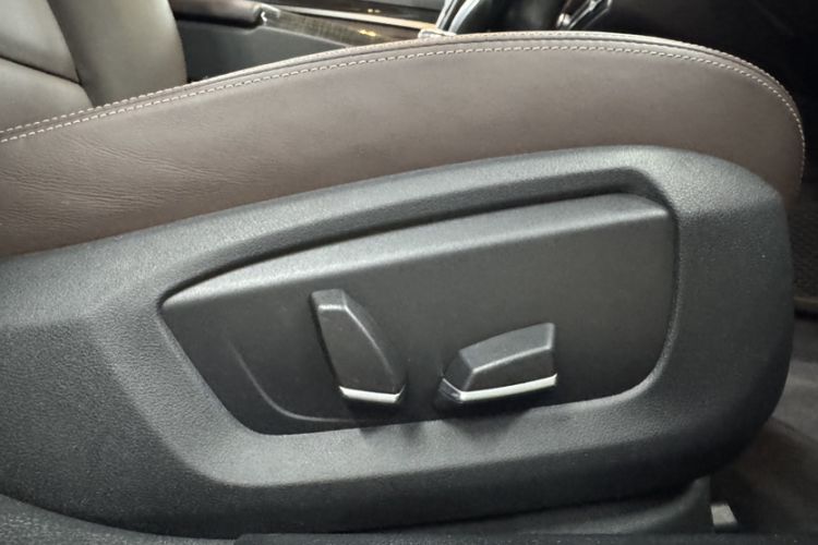 Used BMW 5 Series 2014 525Li Luxury Design Package
