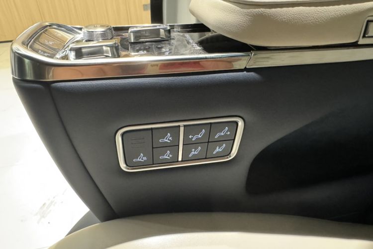 Used Zeekr 009 2024 Six-Seat Executive Version 4WD 108 kWh