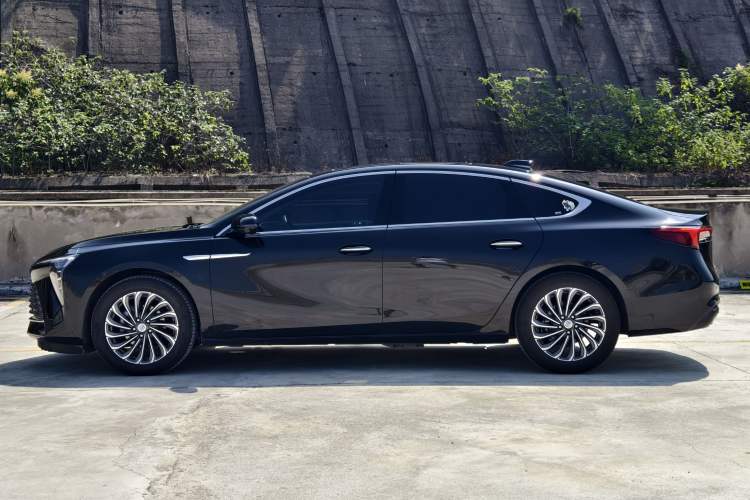 Used Buick LaCrosse 2023 28T Prestige Edition
