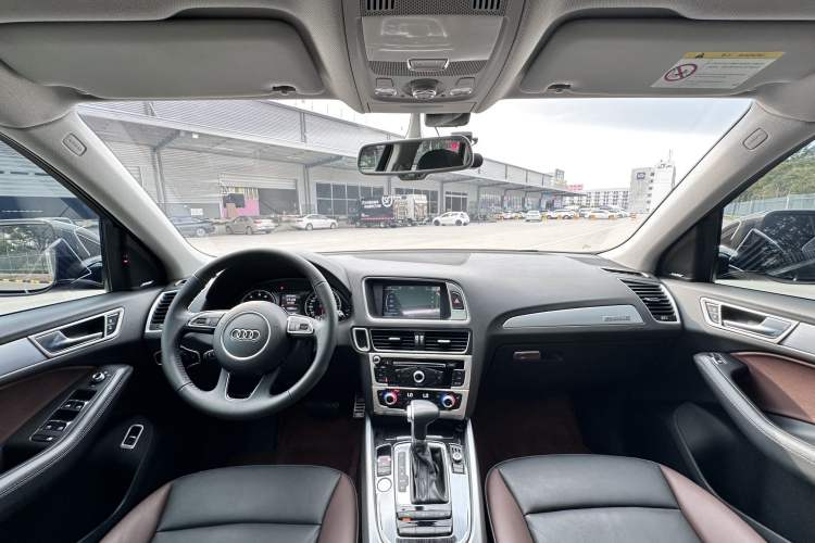 Used Audi Q5 2017 Plus 40 TFSI Technology Model
