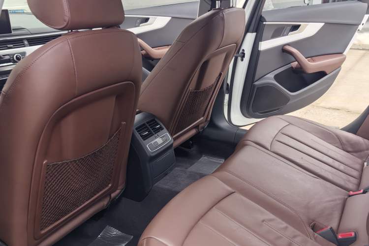 Used Audi A4L 2018 30th Anniversary Edition 40 TFSI Fashion Model
