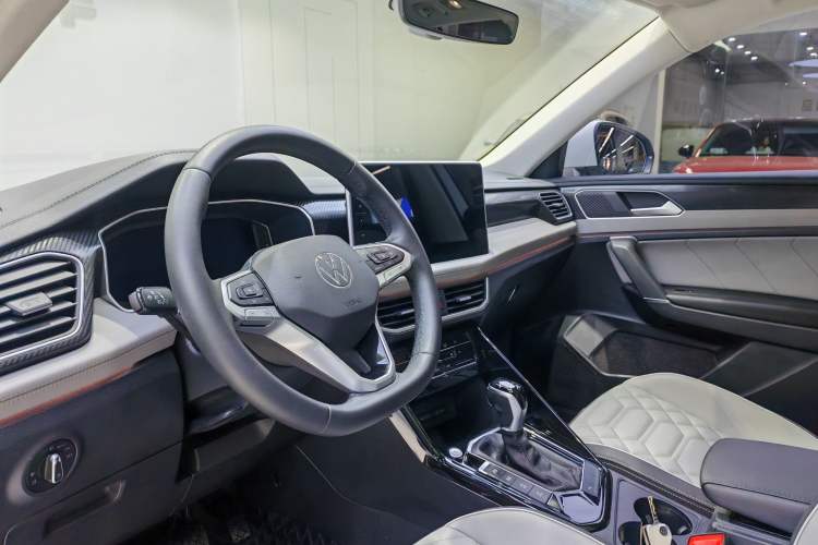 Used Volkswagen Tayron 2024 300TSI Two-Wheel-Drive Luxury Plus Advanced Version
