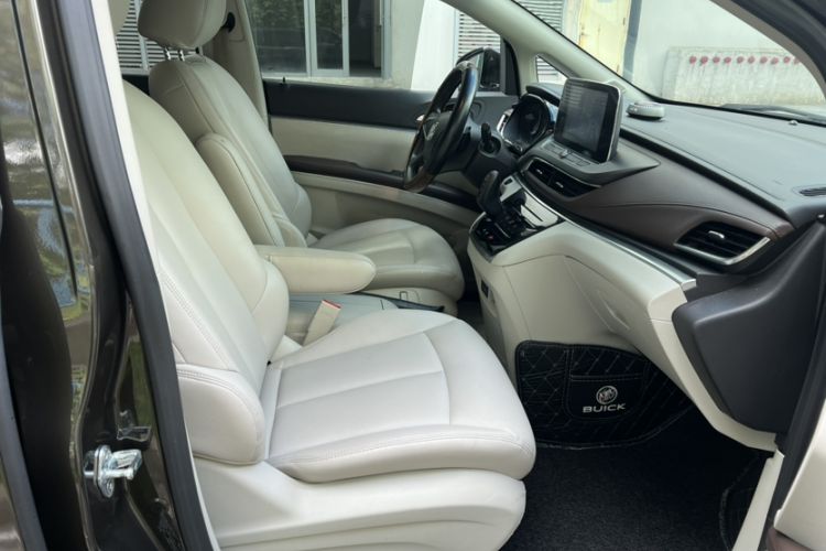 Used Buick GL8 2021 Land Cruiser Executive Class 652T Comfort Model
