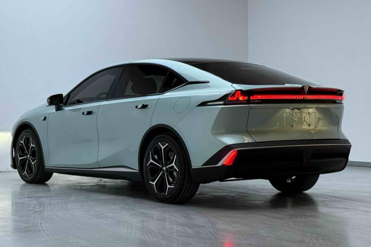 Used  SL03 2023 200Max Range-Extended Version
